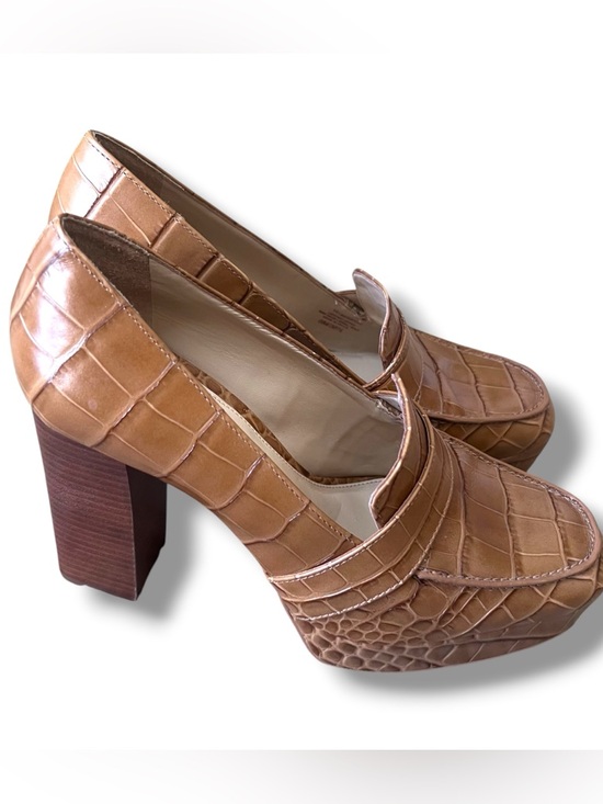 Vince Camuto Shoes - Vince Camuto women’s Mebrana Platform Pumps Croc-Embossed Tan Leather Size 8
